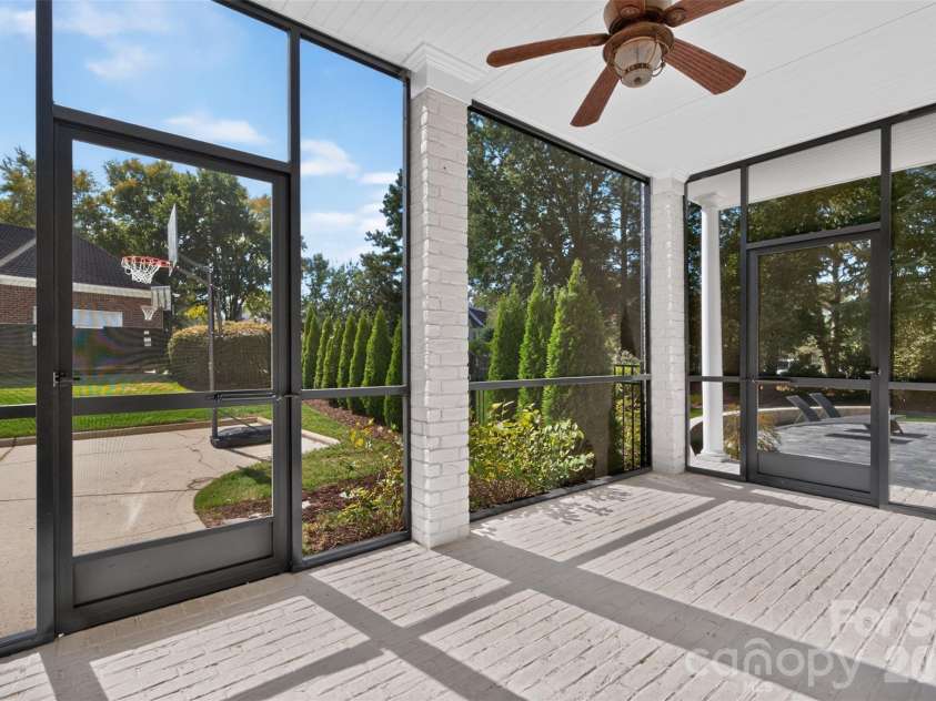 8634 Woodmere Crossing Drive, Charlotte, NC 28226.  MLS# CAR4435409, YatesRealty ID 57746. 