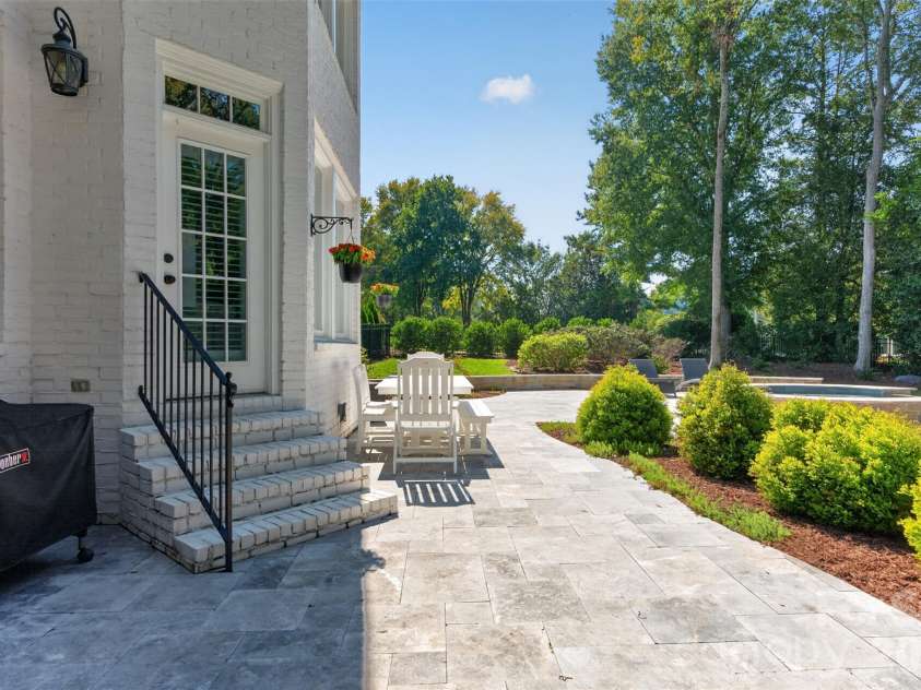 8634 Woodmere Crossing Drive, Charlotte, NC 28226.  MLS# CAR4435409, YatesRealty ID 57746. 