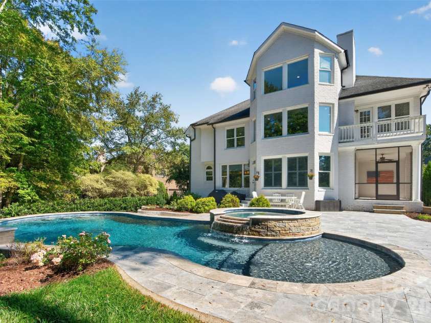 8634 Woodmere Crossing Drive, Charlotte, NC 28226.  MLS# CAR4435409, YatesRealty ID 57746. 