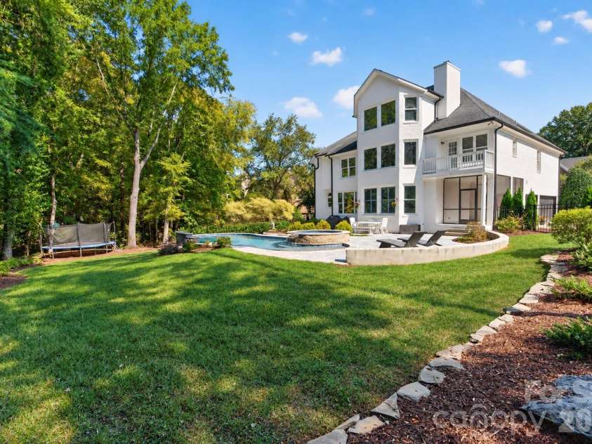 8634 Woodmere Crossing Drive, Charlotte, NC 28226.  MLS# CAR4435409, YatesRealty ID 57746. 