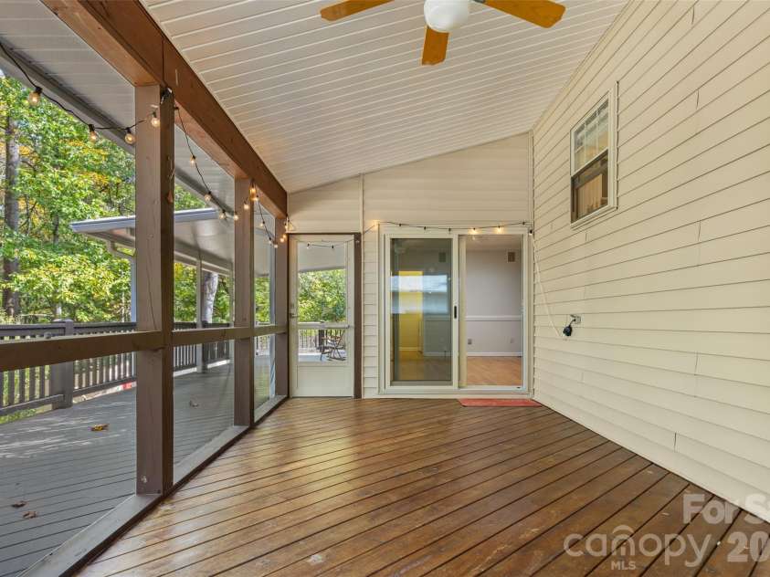442 Armstrong Avenue, Hendersonville, NC 28739.  MLS# CAR4435472, YatesRealty ID 57747. 