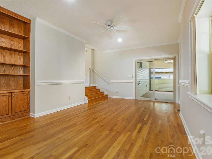 442 Armstrong Avenue, Hendersonville, NC 28739.  MLS# CAR4435472, YatesRealty ID 57747. 