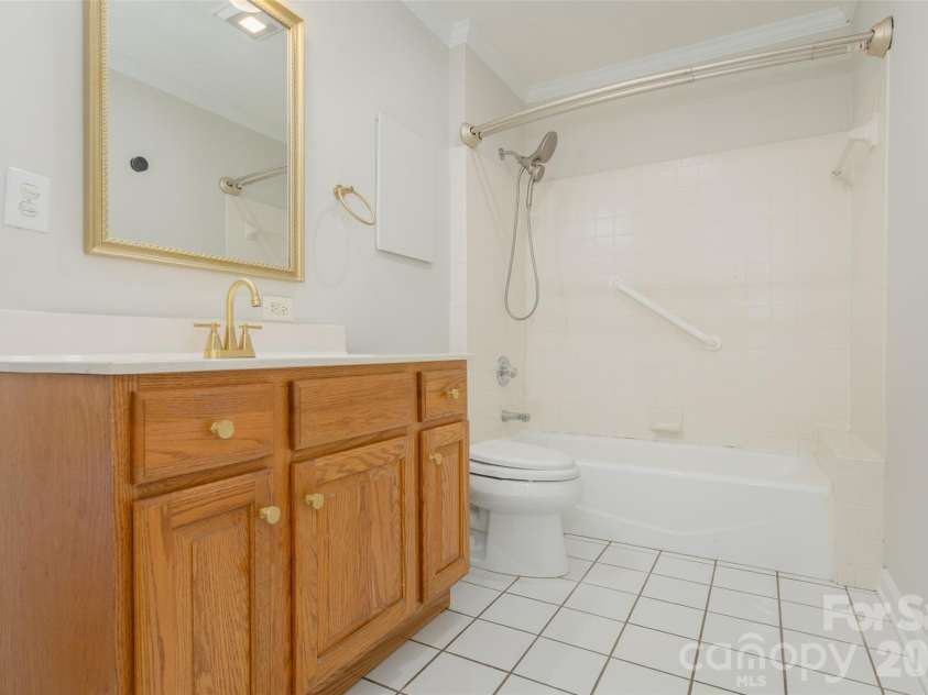 442 Armstrong Avenue, Hendersonville, NC 28739.  MLS# CAR4435472, YatesRealty ID 57747. 