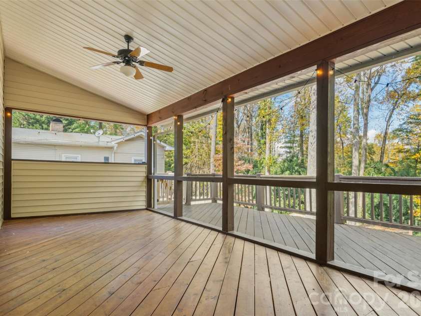 442 Armstrong Avenue, Hendersonville, NC 28739.  MLS# CAR4435472, YatesRealty ID 57747. 