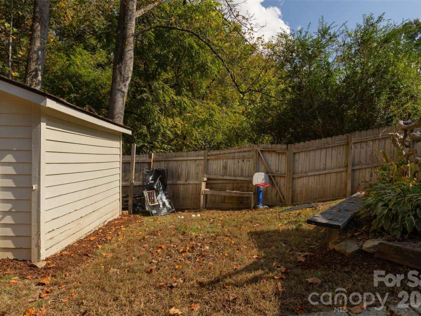 442 Armstrong Avenue, Hendersonville, NC 28739.  MLS# CAR4435472, YatesRealty ID 57747. 