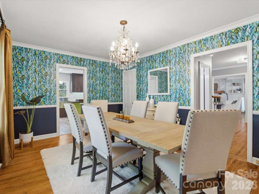 1200 Charter Place, Charlotte, NC 28211.  MLS# CAR4435182, YatesRealty ID 57748. 