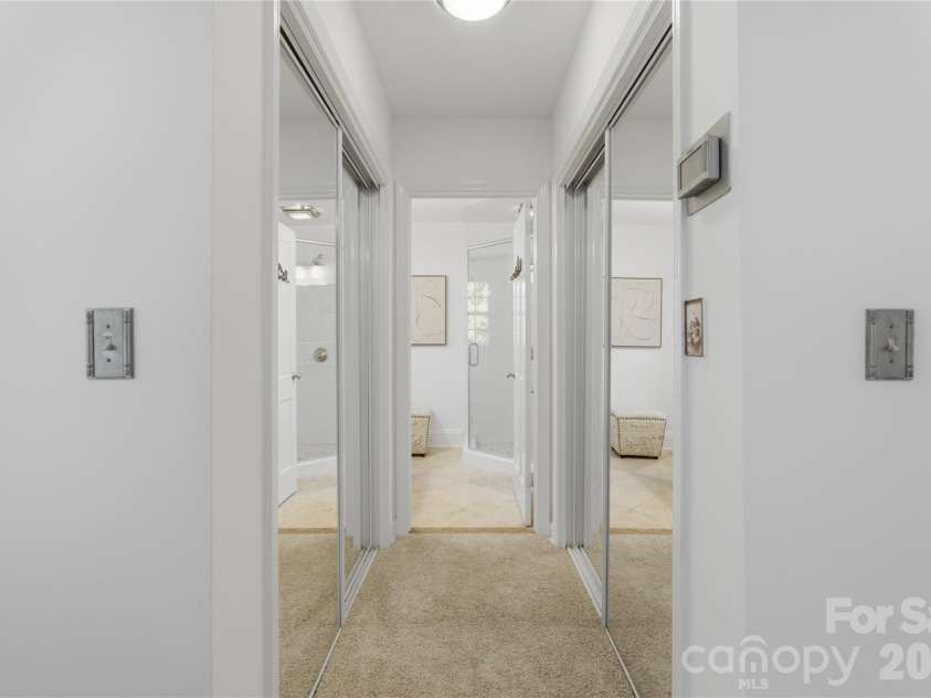1200 Charter Place, Charlotte, NC 28211.  MLS# CAR4435182, YatesRealty ID 57748. 
