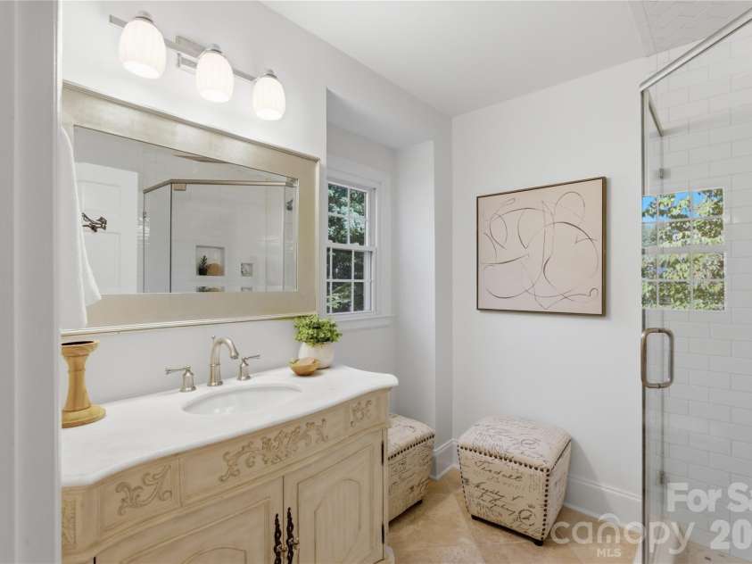 1200 Charter Place, Charlotte, NC 28211.  MLS# CAR4435182, YatesRealty ID 57748. Primary bathroom
