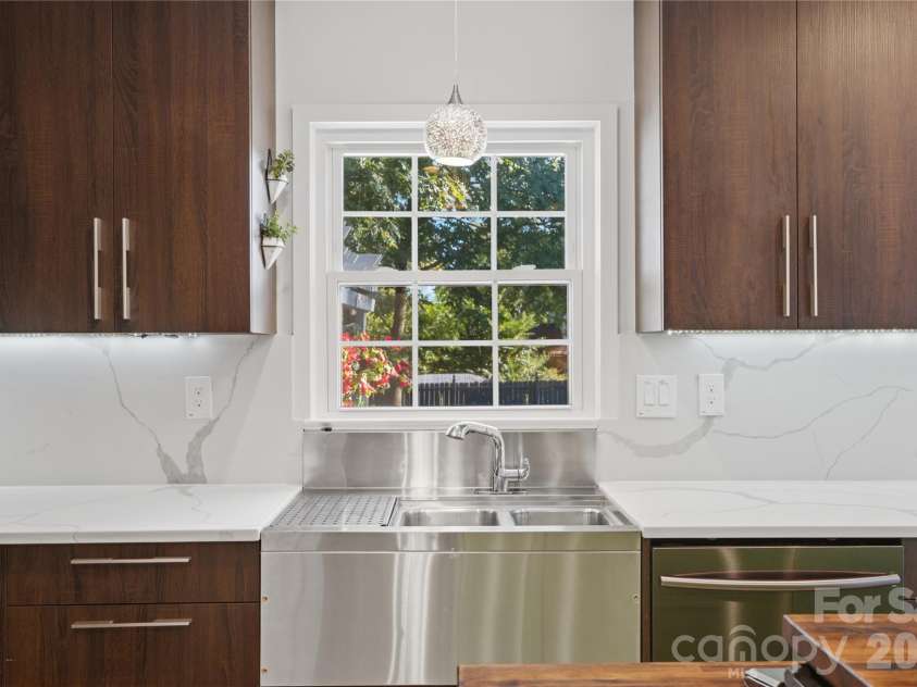 1200 Charter Place, Charlotte, NC 28211.  MLS# CAR4435182, YatesRealty ID 57748. Stainless steel sink from Webstraunt