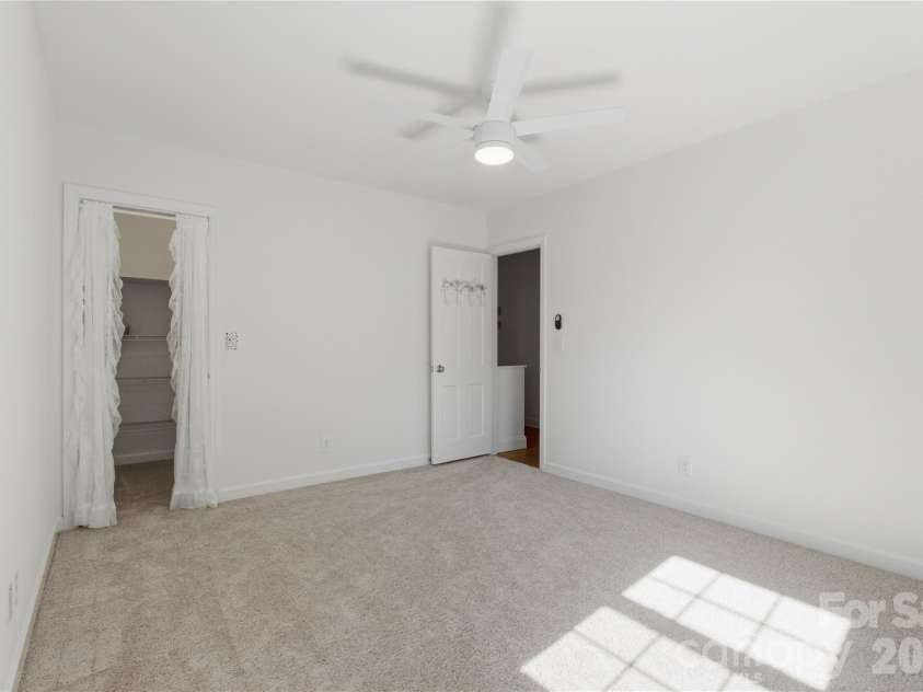 1200 Charter Place, Charlotte, NC 28211.  MLS# CAR4435182, YatesRealty ID 57748. Third bedroom