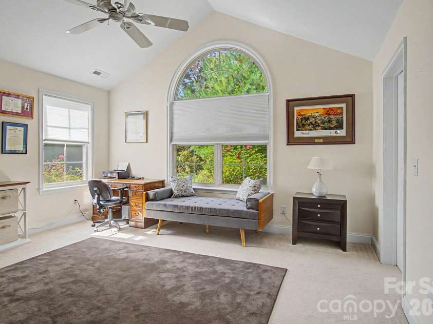 47 Outlook Circle, Swannanoa, NC 28778.  MLS# CAR4435002, YatesRealty ID 57749. 2nd Bedroom