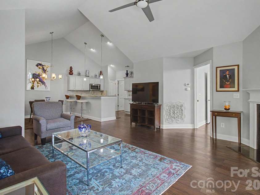 47 Outlook Circle, Swannanoa, NC 28778.  MLS# CAR4435002, YatesRealty ID 57749. 
