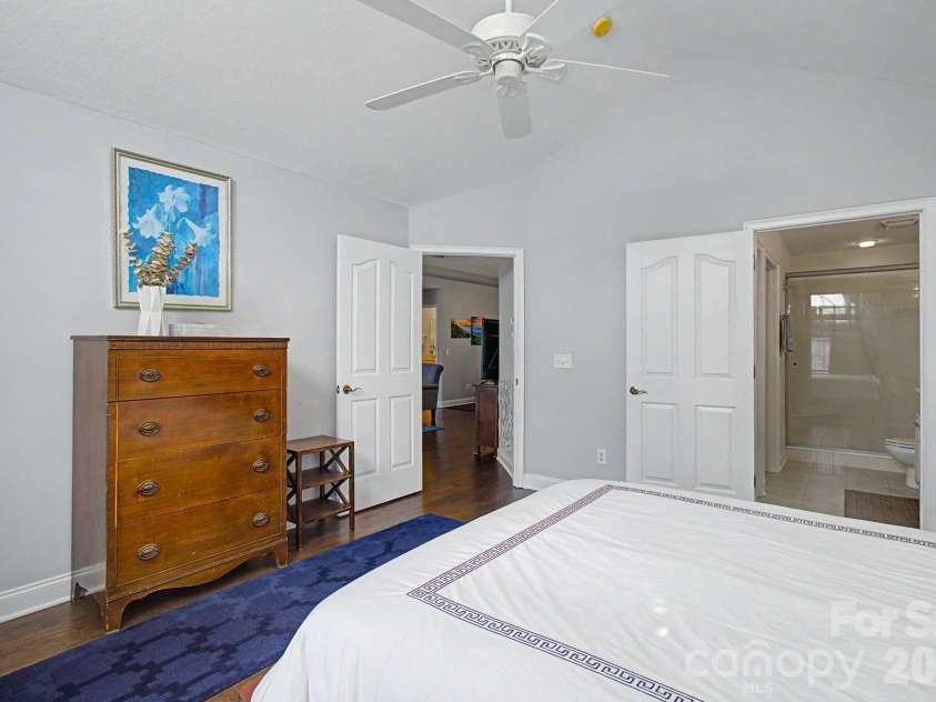 47 Outlook Circle, Swannanoa, NC 28778.  MLS# CAR4435002, YatesRealty ID 57749. 