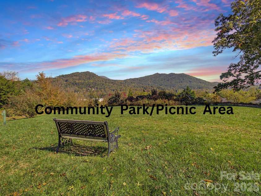 47 Outlook Circle, Swannanoa, NC 28778.  MLS# CAR4435002, YatesRealty ID 57749. 