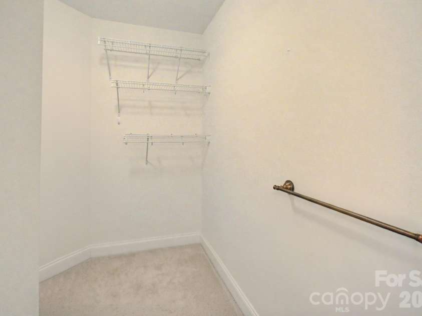 47 Outlook Circle, Swannanoa, NC 28778.  MLS# CAR4435002, YatesRealty ID 57749. Primary Walk-in Closet