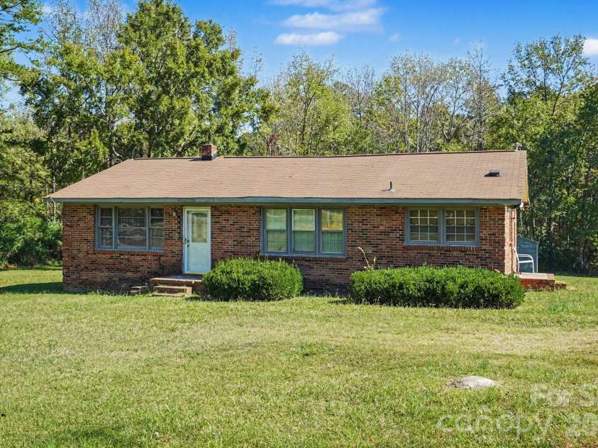 4807 John Craig Road, Waxhaw, NC 28173.  MLS# CAR4435172, YatesRealty ID 57751. 