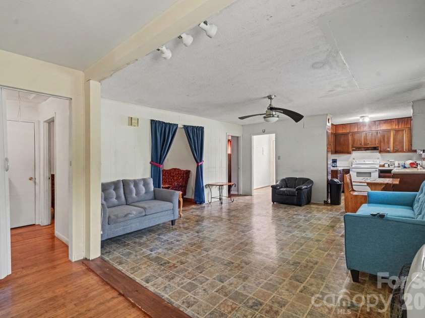 4807 John Craig Road, Waxhaw, NC 28173.  MLS# CAR4435172, YatesRealty ID 57751. 