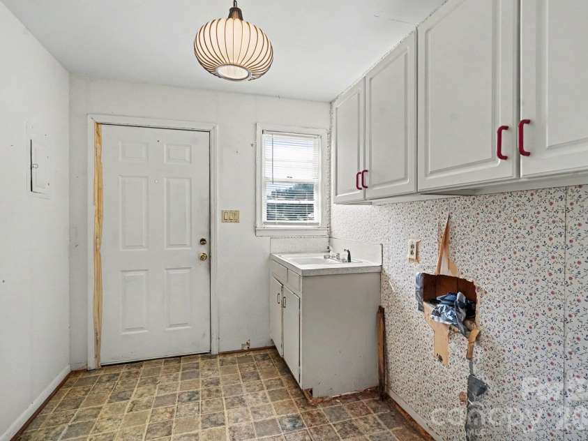 4807 John Craig Road, Waxhaw, NC 28173.  MLS# CAR4435172, YatesRealty ID 57751. 