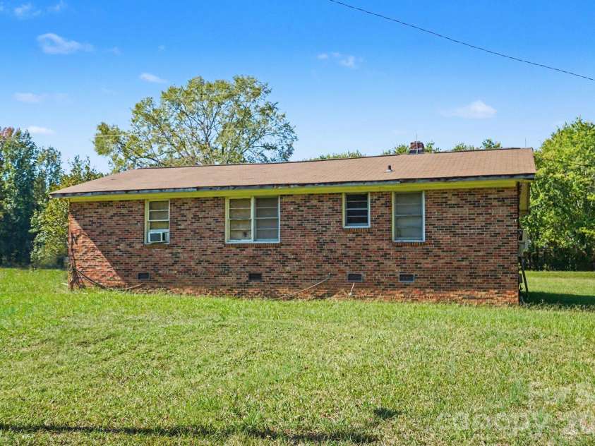 4807 John Craig Road, Waxhaw, NC 28173.  MLS# CAR4435172, YatesRealty ID 57751. 