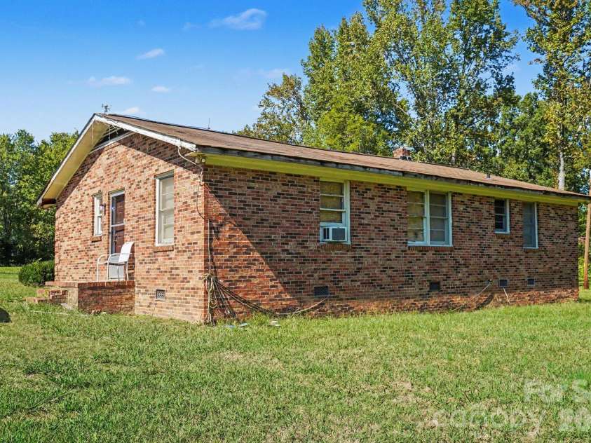 4807 John Craig Road, Waxhaw, NC 28173.  MLS# CAR4435172, YatesRealty ID 57751. 