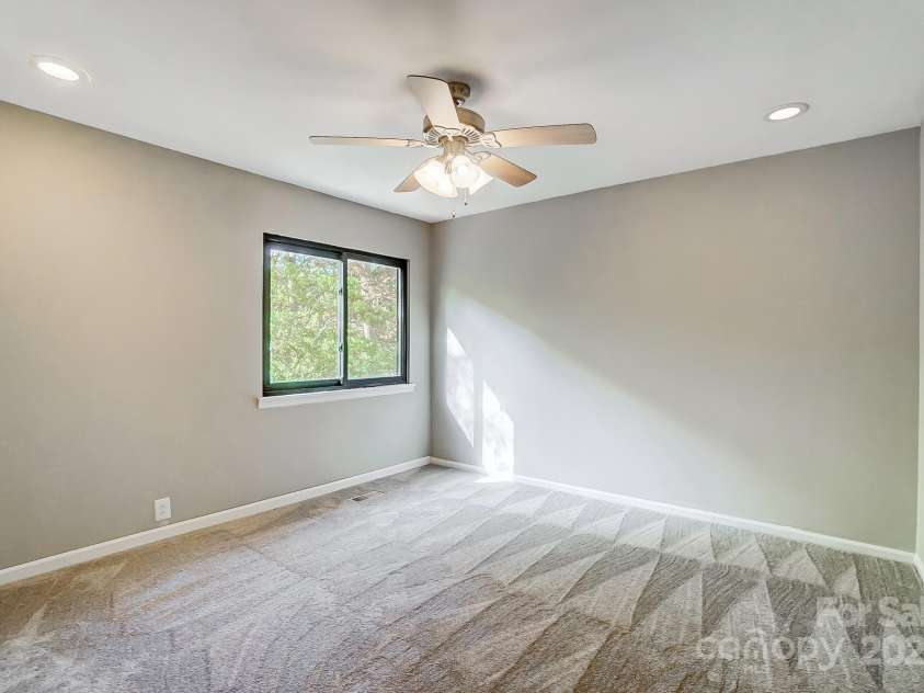 11429 Spreading Oak Lane, Charlotte, NC 28226.  MLS# CAR4194529, YatesRealty ID 5776. 2nd Bedroom