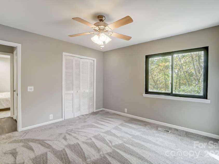 11429 Spreading Oak Lane, Charlotte, NC 28226.  MLS# CAR4194529, YatesRealty ID 5776. 2nd Bedroom
