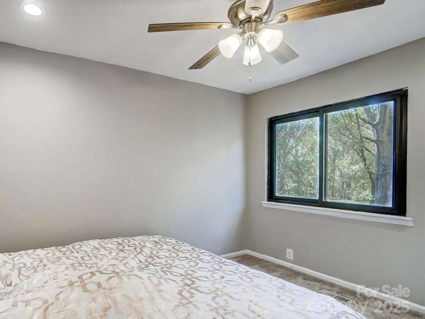 11429 Spreading Oak Lane, Charlotte, NC 28226.  MLS# CAR4194529, YatesRealty ID 5776. 3rd Bedroom