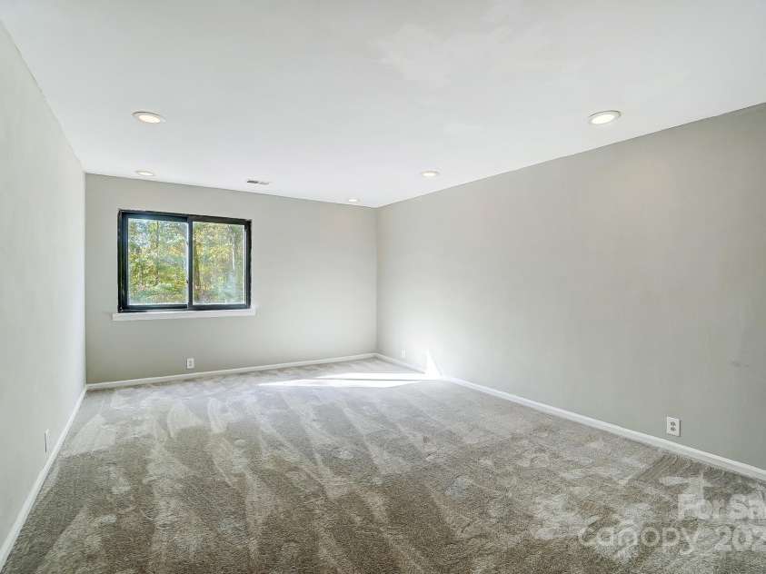 11429 Spreading Oak Lane, Charlotte, NC 28226.  MLS# CAR4194529, YatesRealty ID 5776. 4th Bedroom
