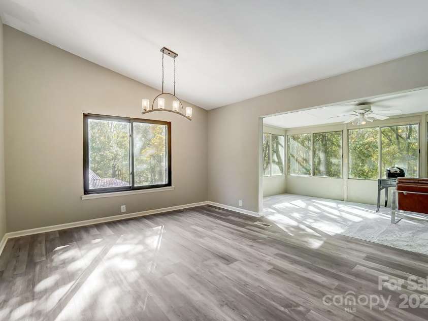 11429 Spreading Oak Lane, Charlotte, NC 28226.  MLS# CAR4194529, YatesRealty ID 5776. 