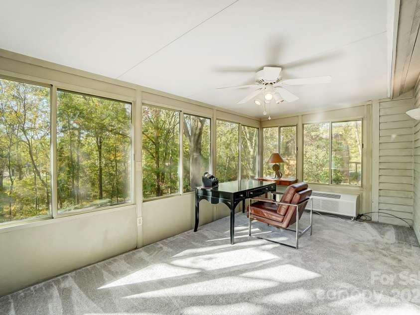 11429 Spreading Oak Lane, Charlotte, NC 28226.  MLS# CAR4194529, YatesRealty ID 5776. 