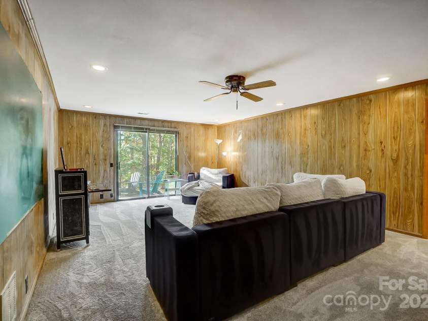 11429 Spreading Oak Lane, Charlotte, NC 28226.  MLS# CAR4194529, YatesRealty ID 5776. Basement Living or Recreation Area