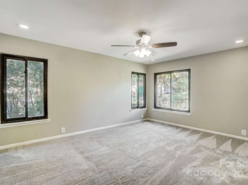 11429 Spreading Oak Lane, Charlotte, NC 28226.  MLS# CAR4194529, YatesRealty ID 5776. Primary Bedroom