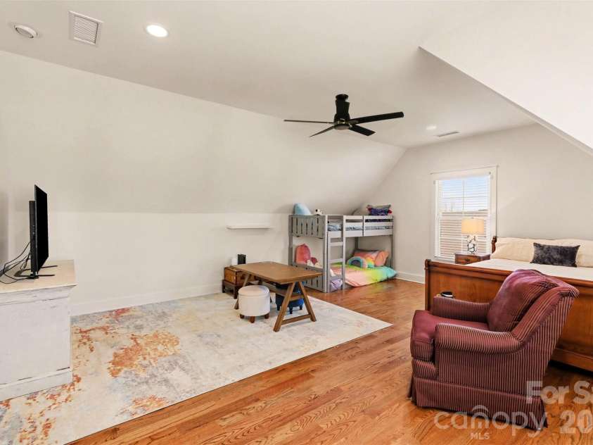 302 Forest Bay Court, Belmont, NC 28012.  MLS# CAR4358873, YatesRealty ID 5776. 2nd Floor