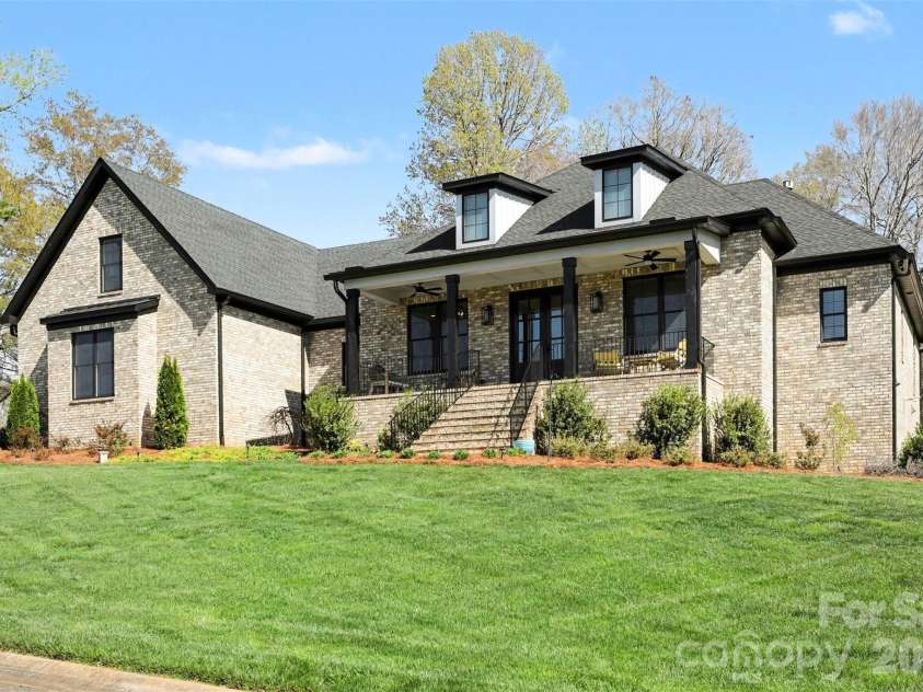 302 Forest Bay Court, Belmont, NC 28012.  MLS# CAR4358873, YatesRealty ID 5776. 