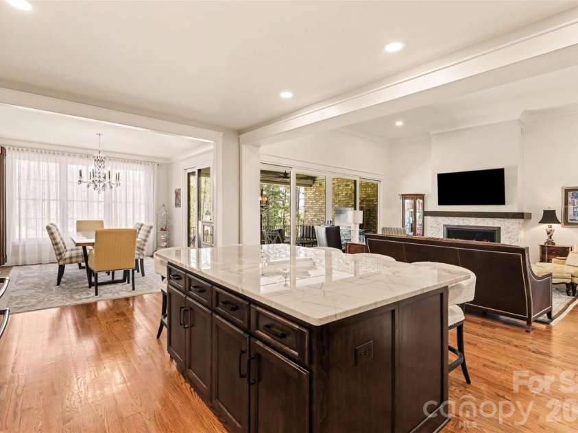 302 Forest Bay Court, Belmont, NC 28012.  MLS# CAR4358873, YatesRealty ID 5776. Kitchen
