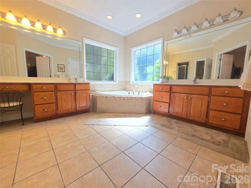 408 5th Avenue, Conover, NC 28613.  MLS# CAR4427047, YatesRealty ID 57764. 