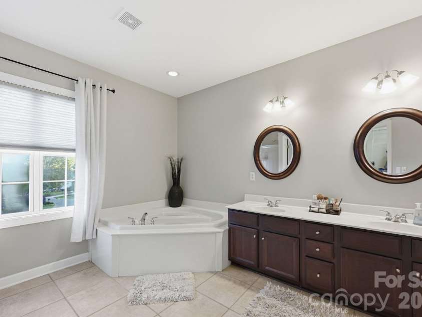 5704 Snapdragon Lane, Huntersville, NC 28078.  MLS# CAR4426906, YatesRealty ID 57765. 