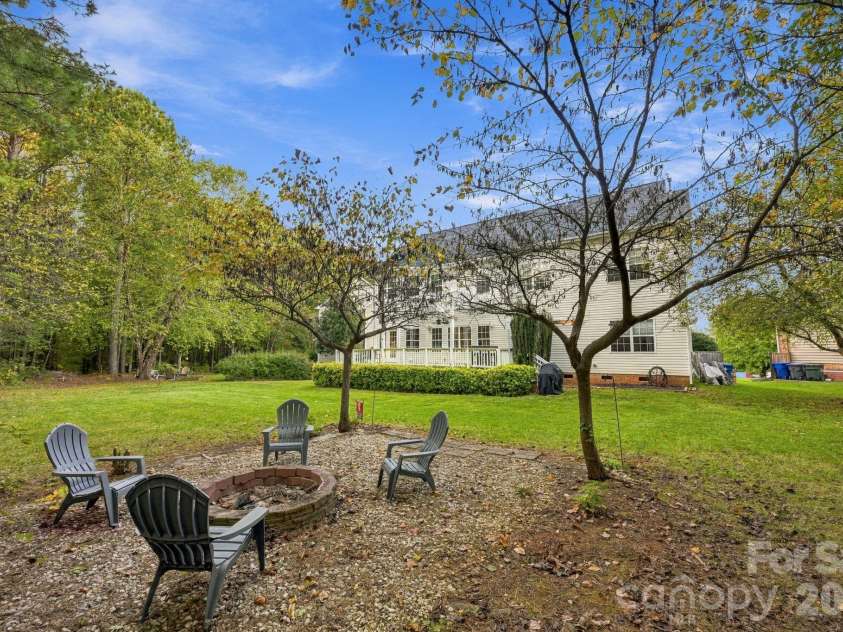 5704 Snapdragon Lane, Huntersville, NC 28078.  MLS# CAR4426906, YatesRealty ID 57765. 