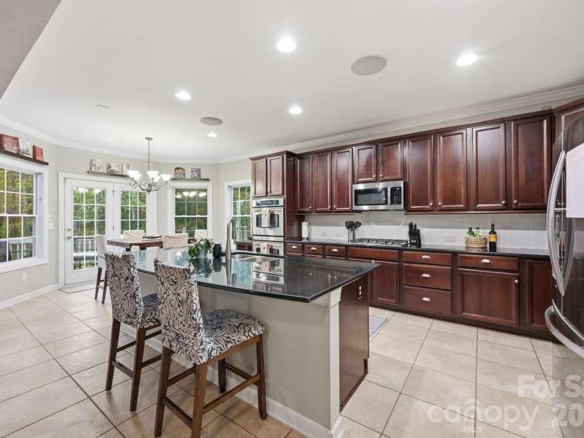 5704 Snapdragon Lane, Huntersville, NC 28078.  MLS# CAR4426906, YatesRealty ID 57765. Beautiful kitchen with large Island