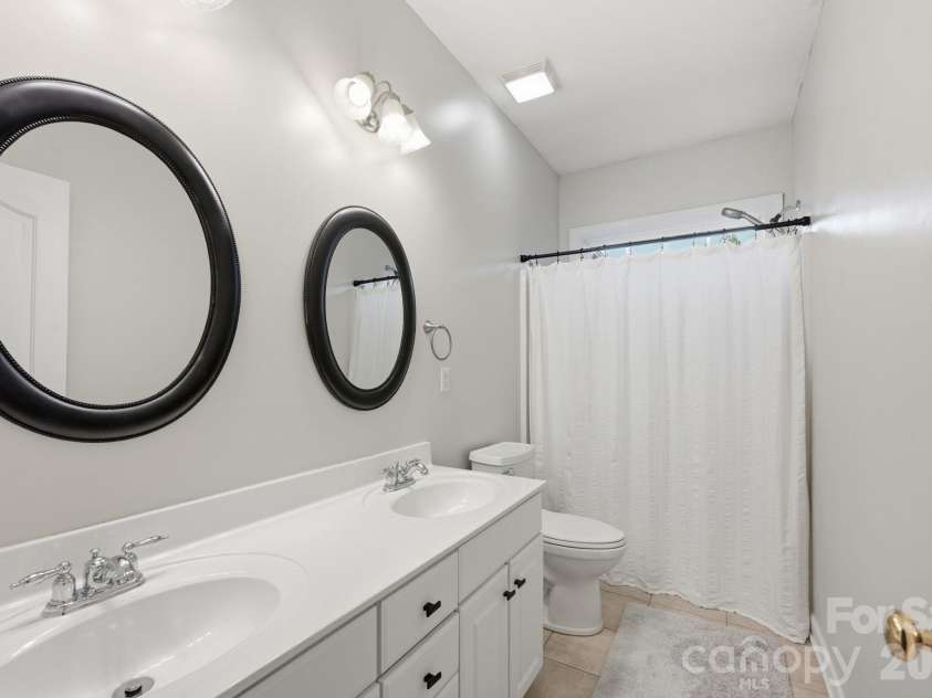 5704 Snapdragon Lane, Huntersville, NC 28078.  MLS# CAR4426906, YatesRealty ID 57765. Full Bath