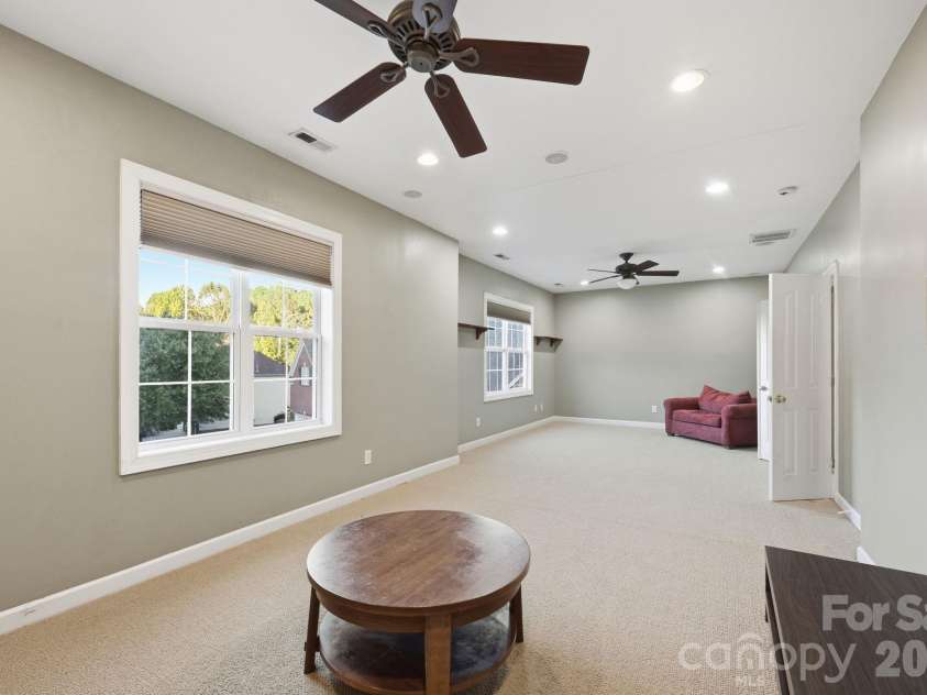 5704 Snapdragon Lane, Huntersville, NC 28078.  MLS# CAR4426906, YatesRealty ID 57765. Large Bonus Room or Flex space