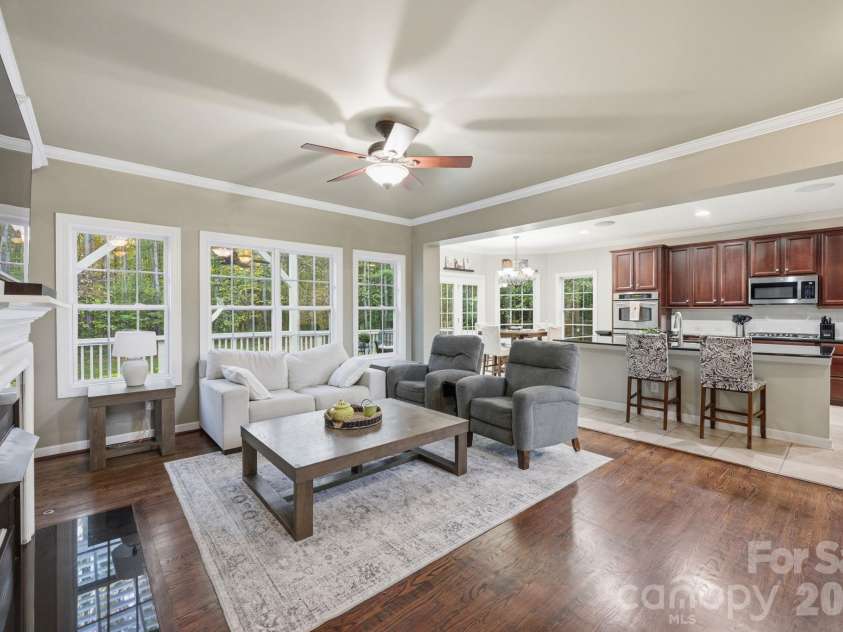 5704 Snapdragon Lane, Huntersville, NC 28078.  MLS# CAR4426906, YatesRealty ID 57765. Large Great Room