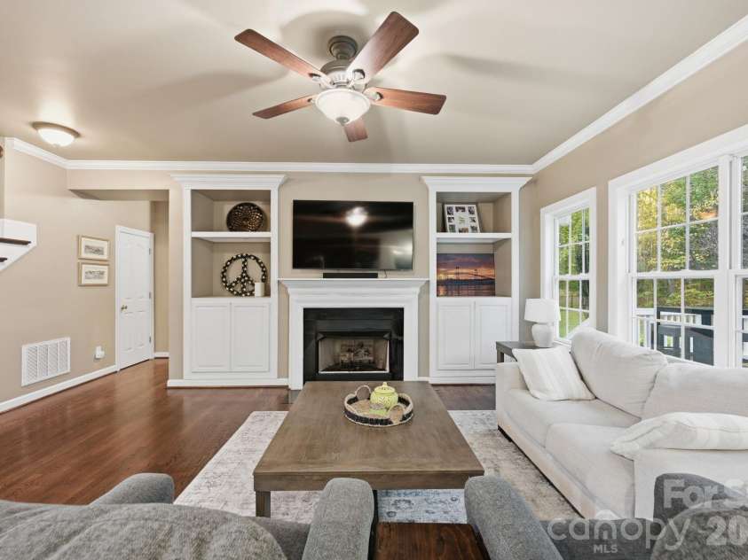 5704 Snapdragon Lane, Huntersville, NC 28078.  MLS# CAR4426906, YatesRealty ID 57765. Open Floor Plan