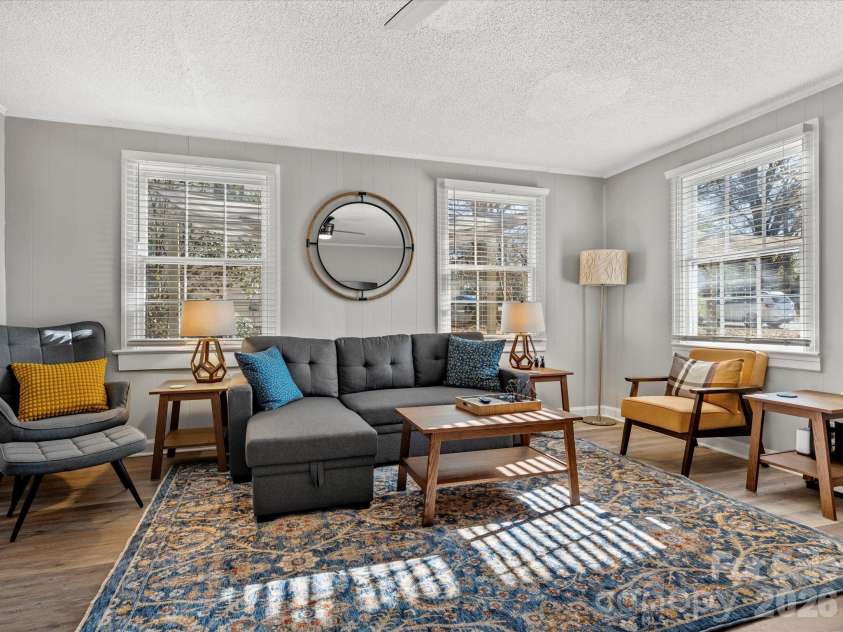 1136 Mona Drive, Charlotte, NC 28206.  MLS# CAR4411375, YatesRealty ID 57766. 