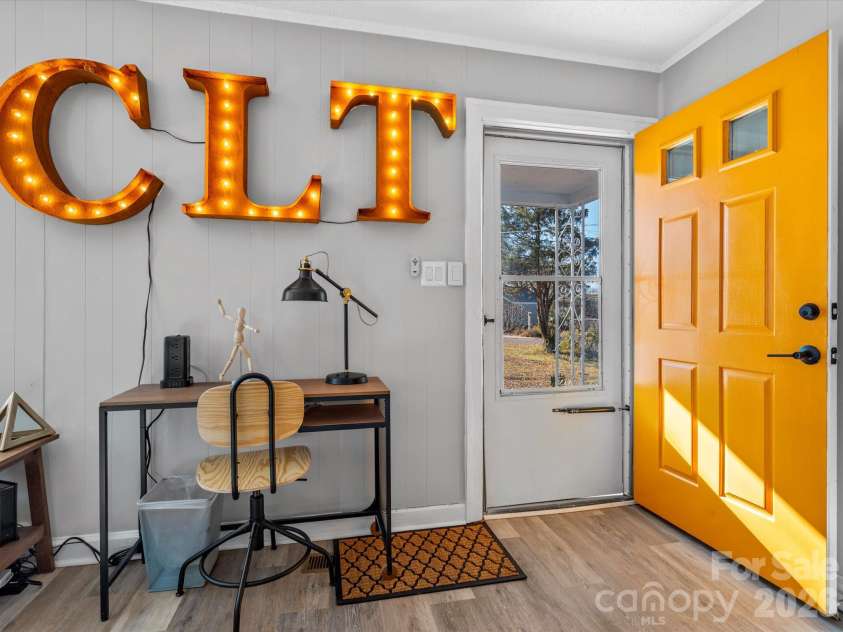 1136 Mona Drive, Charlotte, NC 28206.  MLS# CAR4411375, YatesRealty ID 57766. 