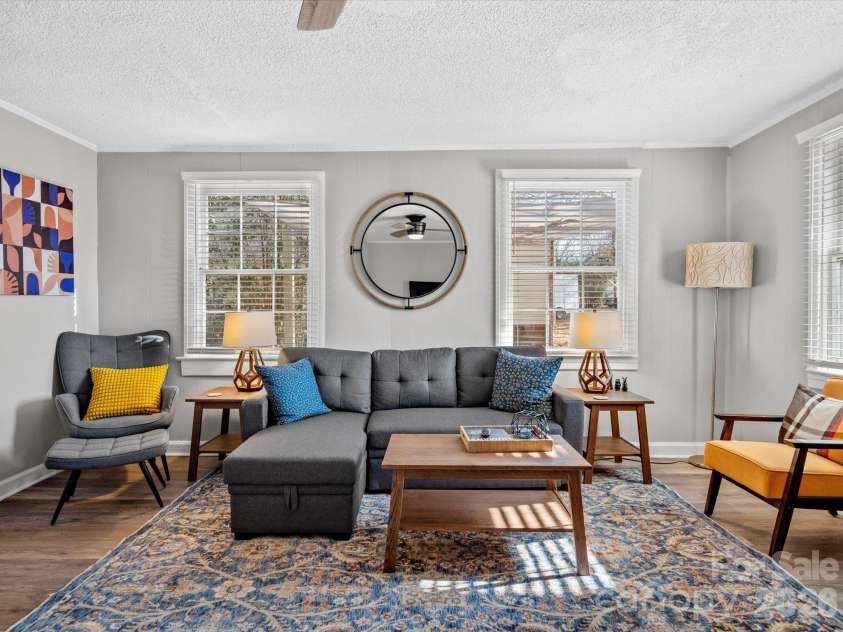 1136 Mona Drive, Charlotte, NC 28206.  MLS# CAR4411375, YatesRealty ID 57766. 