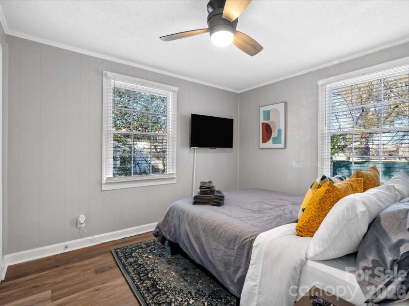 1136 Mona Drive, Charlotte, NC 28206.  MLS# CAR4411375, YatesRealty ID 57766. 