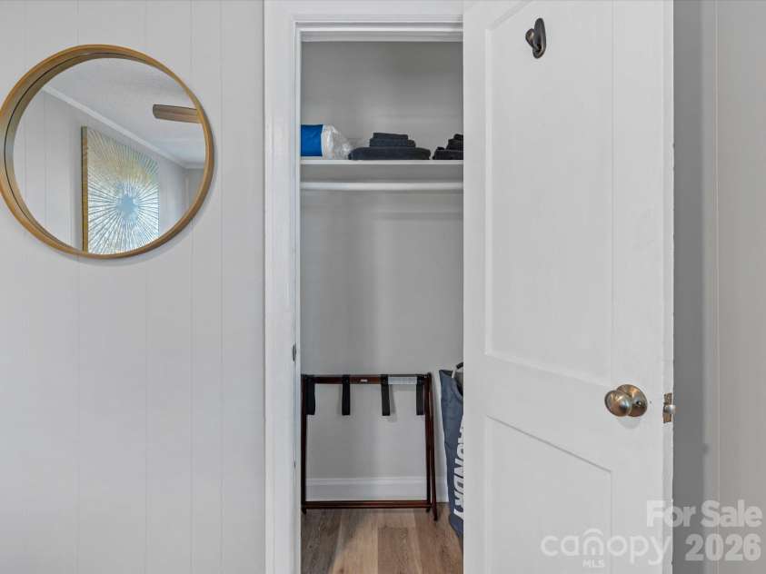 1136 Mona Drive, Charlotte, NC 28206.  MLS# CAR4411375, YatesRealty ID 57766. 