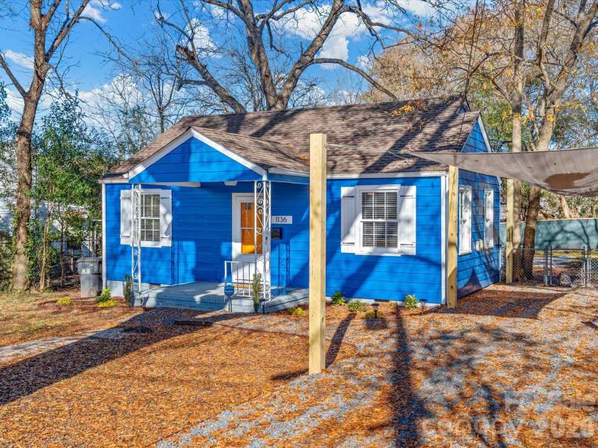 1136 Mona Drive, Charlotte, NC 28206.  MLS# CAR4411375, YatesRealty ID 57766. 