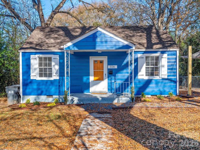 1136 Mona Drive, Charlotte, NC 28206.  MLS# CAR4411375, YatesRealty ID 57766. 